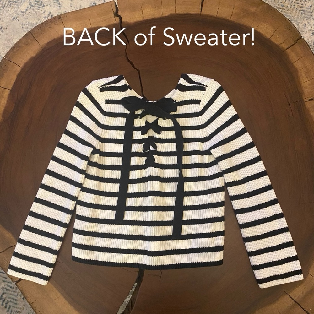 Loft Size small/ LOOK at the tie back! Black and white! CUTE!